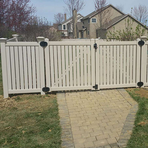 Reading Durables Vinyl Pool Fence