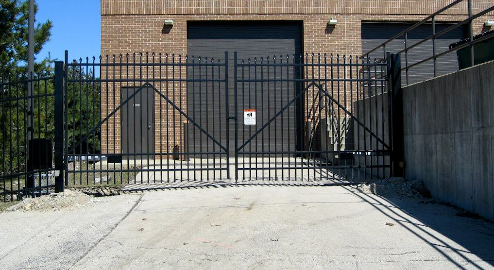 EFS55 Convex Spear Top Ornamental Aluminum Fence by Elite